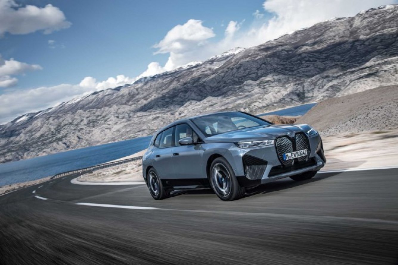 BMW iХ